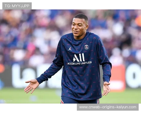 姆巴佩新造型曝光，球迷惊呼像偶像剧男主